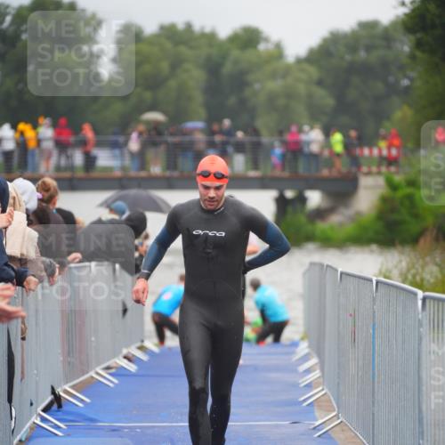 30.08.2026 - Elbe Triathlon Hamburg LAZAROV Photography http://msf.ph/oto/10033983 30.08.2026 08:55:40 Schwimmen 489, 504, 543 meine-sportfotos.de