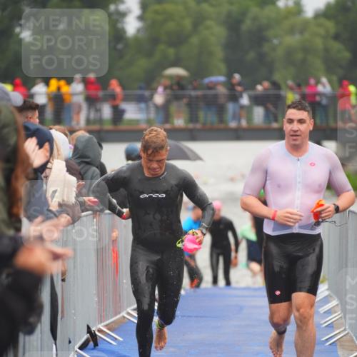 30.08.2026 - Elbe Triathlon Hamburg LAZAROV Photography http://msf.ph/oto/10034012 30.08.2026 08:55:45 Schwimmen 489, 504, 543, 622 meine-sportfotos.de