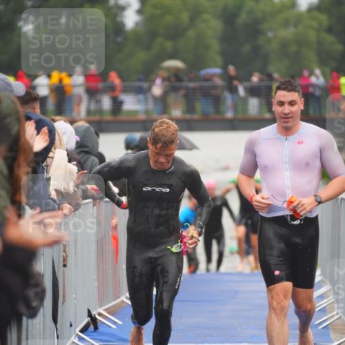 30.08.2026 - Elbe Triathlon Hamburg LAZAROV Photography http://msf.ph/oto/10034015 30.08.2026 08:55:45 Schwimmen 489, 504, 543, 622 meine-sportfotos.de