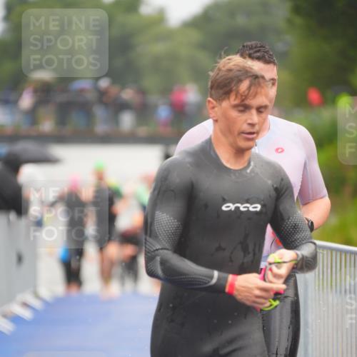 30.08.2026 - Elbe Triathlon Hamburg LAZAROV Photography http://msf.ph/oto/10034025 30.08.2026 08:55:47 Schwimmen 489, 504, 543, 622 meine-sportfotos.de