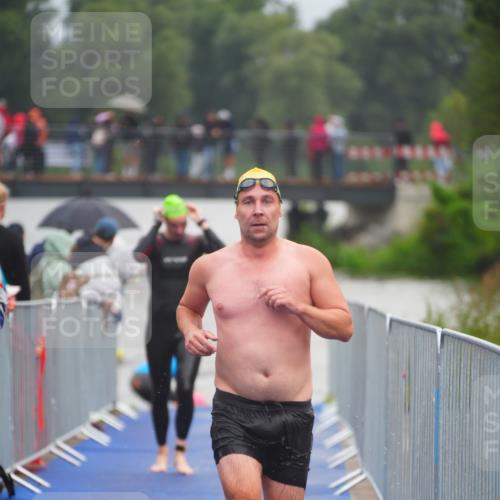 30.08.2026 - Elbe Triathlon Hamburg LAZAROV Photography http://msf.ph/oto/10034110 30.08.2026 08:56:13 Schwimmen 429, 498, 512, 534 meine-sportfotos.de