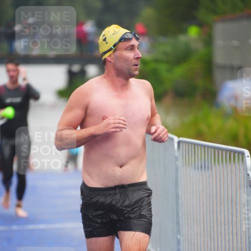 30.08.2026 - Elbe Triathlon Hamburg LAZAROV Photography http://msf.ph/oto/10034118 30.08.2026 08:56:14 Schwimmen 429, 498, 512, 534 meine-sportfotos.de