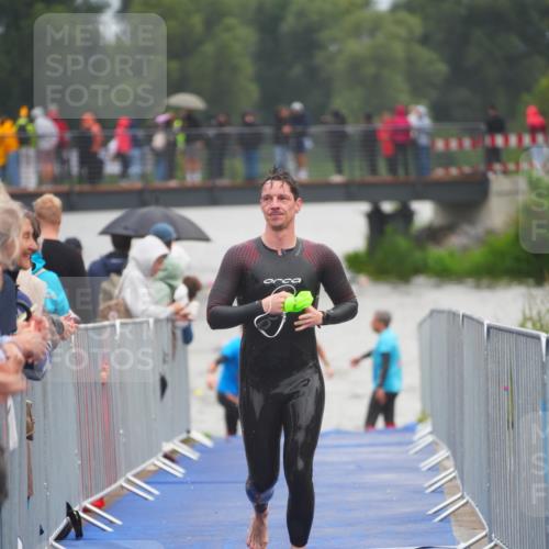 30.08.2026 - Elbe Triathlon Hamburg LAZAROV Photography http://msf.ph/oto/10034124 30.08.2026 08:56:16 Schwimmen 429, 498, 512, 534 meine-sportfotos.de