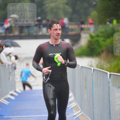 30.08.2026 - Elbe Triathlon Hamburg LAZAROV Photography http://msf.ph/oto/10034139 30.08.2026 08:56:17 Schwimmen 429, 498, 534 meine-sportfotos.de