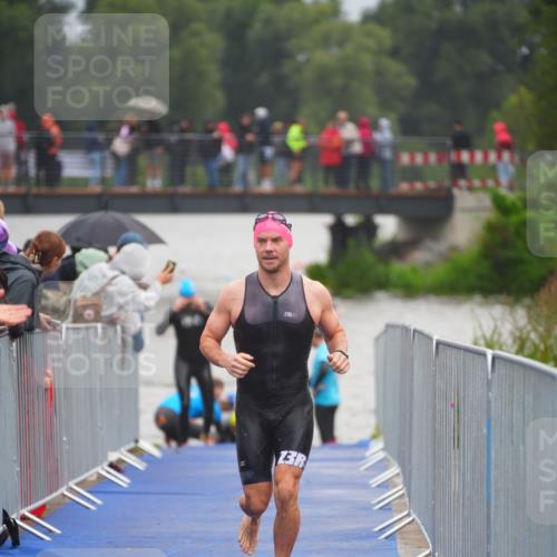 30.08.2026 - Elbe Triathlon Hamburg LAZAROV Photography http://msf.ph/oto/10034145 30.08.2026 08:56:26 Schwimmen 429, 436, 498 meine-sportfotos.de