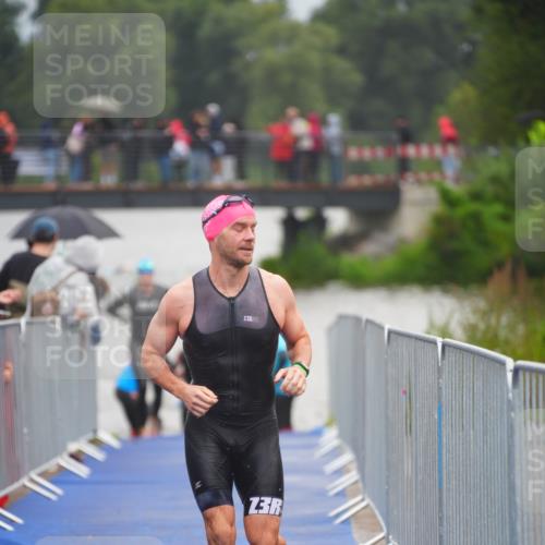 30.08.2026 - Elbe Triathlon Hamburg LAZAROV Photography http://msf.ph/oto/10034155 30.08.2026 08:56:27 Schwimmen 429, 436, 498 meine-sportfotos.de