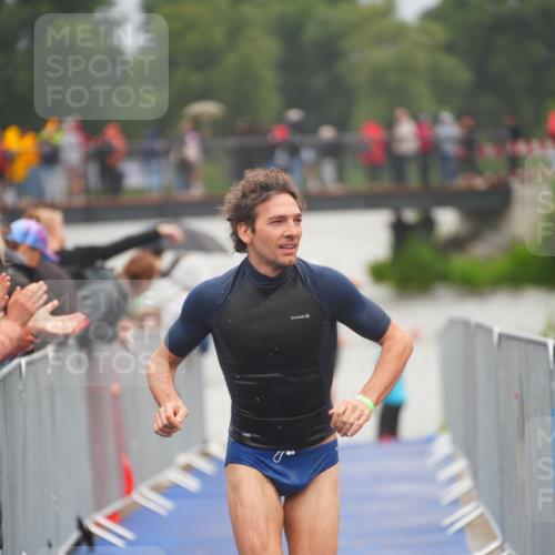 30.08.2026 - Elbe Triathlon Hamburg LAZAROV Photography http://msf.ph/oto/10034210 30.08.2026 08:56:46 Schwimmen 434, 488, 490 meine-sportfotos.de