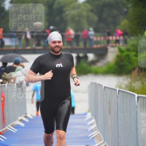 30.08.2026 - Elbe Triathlon Hamburg LAZAROV Photography http://msf.ph/oto/10034238 30.08.2026 08:56:53 Schwimmen 400, 434, 488 meine-sportfotos.de