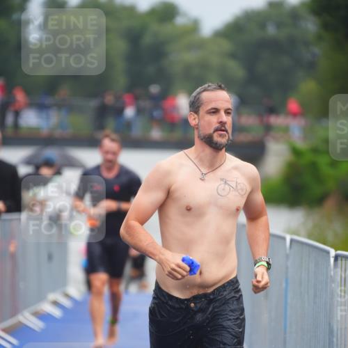 30.08.2026 - Elbe Triathlon Hamburg LAZAROV Photography http://msf.ph/oto/10034246 30.08.2026 08:57:11 Schwimmen 492, 616 meine-sportfotos.de