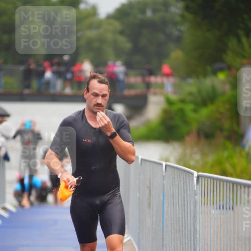 30.08.2026 - Elbe Triathlon Hamburg LAZAROV Photography http://msf.ph/oto/10034260 30.08.2026 08:57:13 Schwimmen 492, 616 meine-sportfotos.de