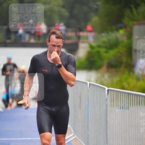 30.08.2026 - Elbe Triathlon Hamburg LAZAROV Photography http://msf.ph/oto/10034263 30.08.2026 08:57:14 Schwimmen 492, 616 meine-sportfotos.de