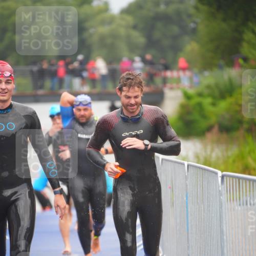 30.08.2026 - Elbe Triathlon Hamburg LAZAROV Photography http://msf.ph/oto/10034310 30.08.2026 08:57:34 Schwimmen 403, 410, 419, 452, 467, 483, 499, 575 meine-sportfotos.de