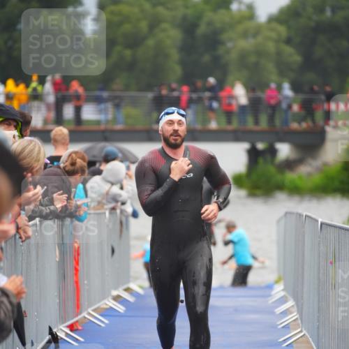 30.08.2026 - Elbe Triathlon Hamburg LAZAROV Photography http://msf.ph/oto/10034344 30.08.2026 08:57:49 Schwimmen 410, 452, 483, 495, 639 meine-sportfotos.de