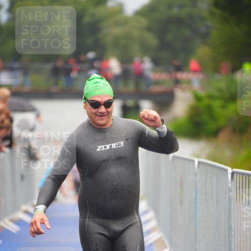 30.08.2026 - Elbe Triathlon Hamburg LAZAROV Photography http://msf.ph/oto/10034364 30.08.2026 08:57:54 Schwimmen 495, 500, 639 meine-sportfotos.de