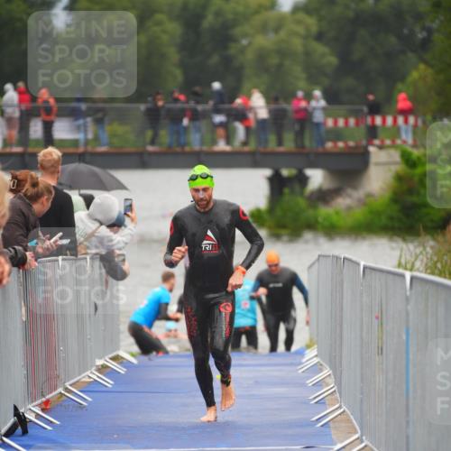 30.08.2026 - Elbe Triathlon Hamburg LAZAROV Photography http://msf.ph/oto/10034375 30.08.2026 08:57:56 Schwimmen 495, 500, 637, 639 meine-sportfotos.de