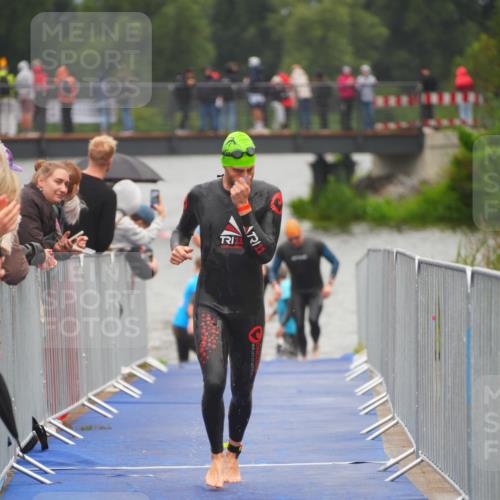 30.08.2026 - Elbe Triathlon Hamburg LAZAROV Photography http://msf.ph/oto/10034384 30.08.2026 08:57:57 Schwimmen 495, 500, 637, 639 meine-sportfotos.de