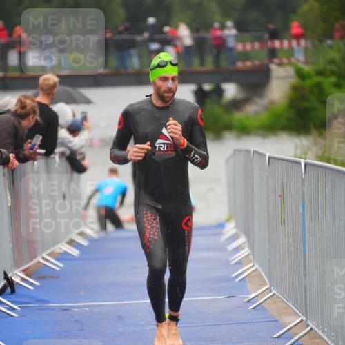 30.08.2026 - Elbe Triathlon Hamburg LAZAROV Photography http://msf.ph/oto/10034390 30.08.2026 08:57:58 Schwimmen 495, 500, 637, 639 meine-sportfotos.de