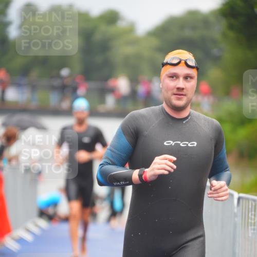 30.08.2026 - Elbe Triathlon Hamburg LAZAROV Photography http://msf.ph/oto/10034398 30.08.2026 08:58:06 Schwimmen 441, 443, 495, 500, 623, 637 meine-sportfotos.de