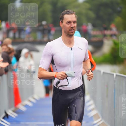 30.08.2026 - Elbe Triathlon Hamburg LAZAROV Photography http://msf.ph/oto/10034426 30.08.2026 08:58:11 Schwimmen 404, 441, 443, 623, 637, 841, 1894 meine-sportfotos.de