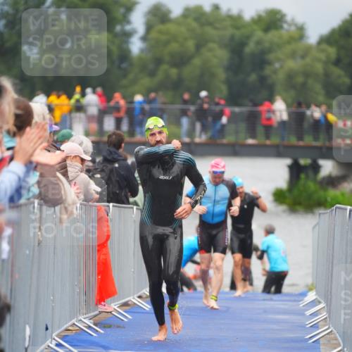 30.08.2026 - Elbe Triathlon Hamburg LAZAROV Photography http://msf.ph/oto/10034545 30.08.2026 08:59:11 Schwimmen 472, 497, 536 meine-sportfotos.de