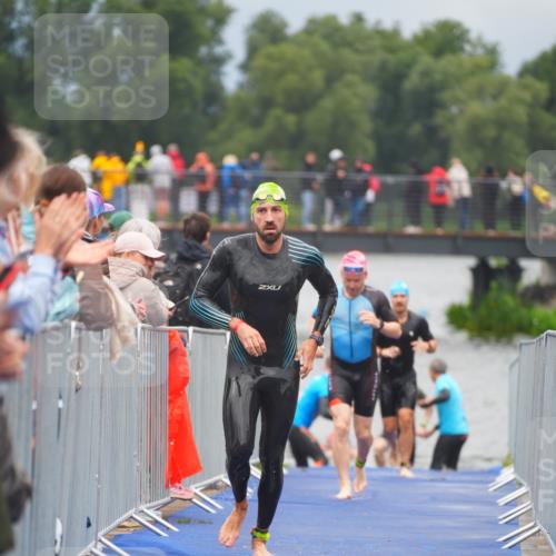 30.08.2026 - Elbe Triathlon Hamburg LAZAROV Photography http://msf.ph/oto/10034551 30.08.2026 08:59:12 Schwimmen 472, 497, 536 meine-sportfotos.de