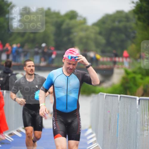 30.08.2026 - Elbe Triathlon Hamburg LAZAROV Photography http://msf.ph/oto/10034581 30.08.2026 08:59:16 Schwimmen 497, 536, 567 meine-sportfotos.de