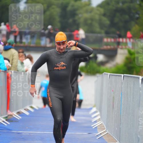 30.08.2026 - Elbe Triathlon Hamburg LAZAROV Photography http://msf.ph/oto/10034690 30.08.2026 08:59:42 Schwimmen 516, 552, 597, 600 meine-sportfotos.de