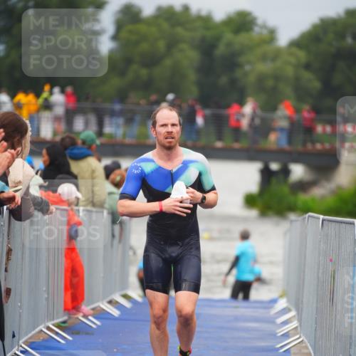 30.08.2026 - Elbe Triathlon Hamburg LAZAROV Photography http://msf.ph/oto/10034808 30.08.2026 09:00:33 Schwimmen 531, 631 meine-sportfotos.de