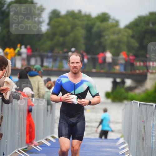 30.08.2026 - Elbe Triathlon Hamburg LAZAROV Photography http://msf.ph/oto/10034811 30.08.2026 09:00:33 Schwimmen 531, 631 meine-sportfotos.de