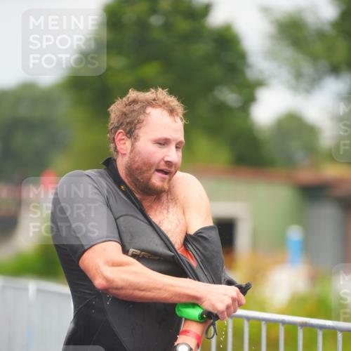 30.08.2026 - Elbe Triathlon Hamburg LAZAROV Photography http://msf.ph/oto/10034834 30.08.2026 09:00:46 Schwimmen 631, 634, 642 meine-sportfotos.de