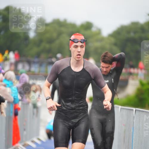 30.08.2026 - Elbe Triathlon Hamburg LAZAROV Photography http://msf.ph/oto/10034864 30.08.2026 09:00:55 Schwimmen 418, 519, 524, 584, 588, 634, 642 meine-sportfotos.de