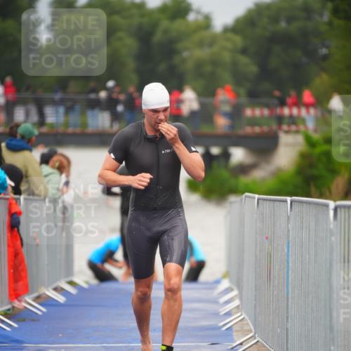 30.08.2026 - Elbe Triathlon Hamburg LAZAROV Photography http://msf.ph/oto/10034963 30.08.2026 09:01:15 Schwimmen 508, 524, 540, 554, 609, 643, 1897 meine-sportfotos.de