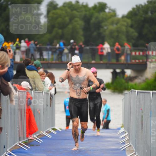30.08.2026 - Elbe Triathlon Hamburg LAZAROV Photography http://msf.ph/oto/10035011 30.08.2026 09:01:24 Schwimmen 491, 508, 554, 608, 612, 1897 meine-sportfotos.de