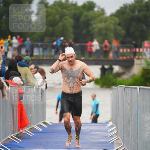 30.08.2026 - Elbe Triathlon Hamburg LAZAROV Photography http://msf.ph/oto/10035014 30.08.2026 09:01:24 Schwimmen 491, 508, 554, 608, 612, 1897 meine-sportfotos.de