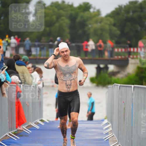 30.08.2026 - Elbe Triathlon Hamburg LAZAROV Photography http://msf.ph/oto/10035017 30.08.2026 09:01:24 Schwimmen 491, 508, 554, 608, 612, 1897 meine-sportfotos.de