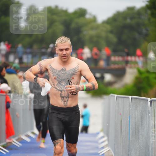 30.08.2026 - Elbe Triathlon Hamburg LAZAROV Photography http://msf.ph/oto/10035023 30.08.2026 09:01:25 Schwimmen 491, 508, 554, 608, 612, 1897 meine-sportfotos.de