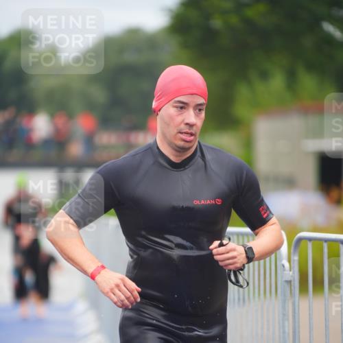30.08.2026 - Elbe Triathlon Hamburg LAZAROV Photography http://msf.ph/oto/10035055 30.08.2026 09:01:51 Schwimmen 582, 607 meine-sportfotos.de