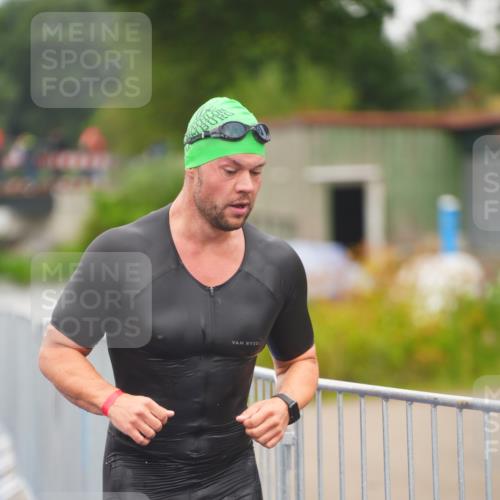 30.08.2026 - Elbe Triathlon Hamburg LAZAROV Photography http://msf.ph/oto/10035090 30.08.2026 09:02:05 Schwimmen 573, 582, 607, 701 meine-sportfotos.de