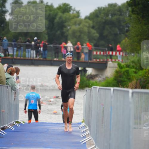 30.08.2026 - Elbe Triathlon Hamburg LAZAROV Photography http://msf.ph/oto/10035099 30.08.2026 09:02:11 Schwimmen 573, 582, 603, 701 meine-sportfotos.de