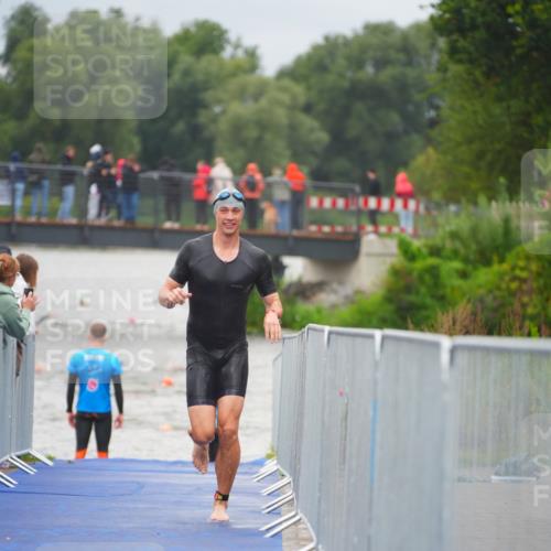 30.08.2026 - Elbe Triathlon Hamburg LAZAROV Photography http://msf.ph/oto/10035106 30.08.2026 09:02:12 Schwimmen 573, 603, 701 meine-sportfotos.de