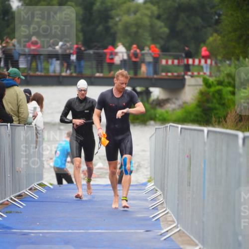 30.08.2026 - Elbe Triathlon Hamburg LAZAROV Photography http://msf.ph/oto/10035126 30.08.2026 09:02:26 Schwimmen 535, 603 meine-sportfotos.de