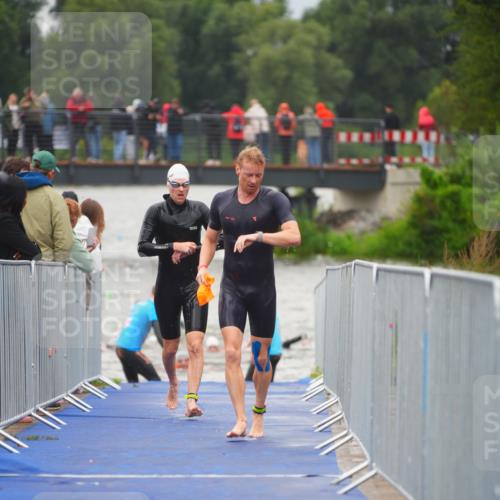 30.08.2026 - Elbe Triathlon Hamburg LAZAROV Photography http://msf.ph/oto/10035129 30.08.2026 09:02:26 Schwimmen 535, 603 meine-sportfotos.de