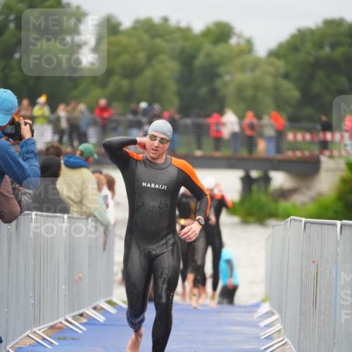 30.08.2026 - Elbe Triathlon Hamburg LAZAROV Photography http://msf.ph/oto/10035172 30.08.2026 09:02:39 Schwimmen 535, 541, 617 meine-sportfotos.de