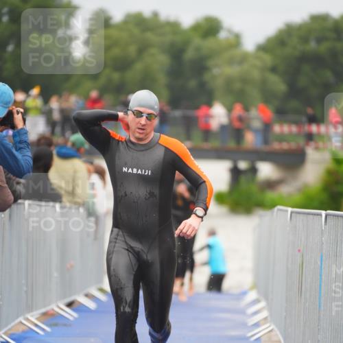 30.08.2026 - Elbe Triathlon Hamburg LAZAROV Photography http://msf.ph/oto/10035179 30.08.2026 09:02:40 Schwimmen 535, 541, 617 meine-sportfotos.de