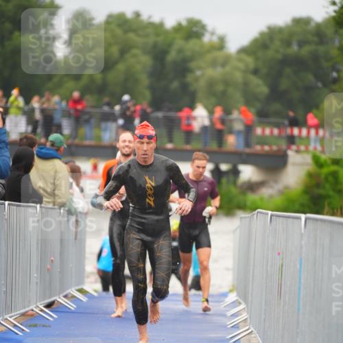 30.08.2026 - Elbe Triathlon Hamburg LAZAROV Photography http://msf.ph/oto/10035190 30.08.2026 09:02:43 Schwimmen 408, 535, 541, 617, 771 meine-sportfotos.de