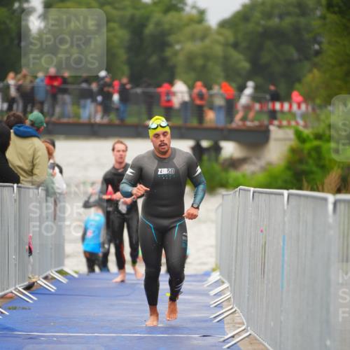 30.08.2026 - Elbe Triathlon Hamburg LAZAROV Photography http://msf.ph/oto/10035234 30.08.2026 09:02:52 Schwimmen 408, 439, 462, 525, 557, 617, 771 meine-sportfotos.de