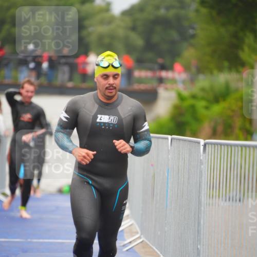 30.08.2026 - Elbe Triathlon Hamburg LAZAROV Photography http://msf.ph/oto/10035245 30.08.2026 09:02:54 Schwimmen 408, 439, 462, 525, 557, 617, 771 meine-sportfotos.de
