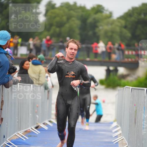30.08.2026 - Elbe Triathlon Hamburg LAZAROV Photography http://msf.ph/oto/10035251 30.08.2026 09:02:57 Schwimmen 408, 439, 462, 525, 557, 621, 771 meine-sportfotos.de