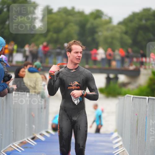 30.08.2026 - Elbe Triathlon Hamburg LAZAROV Photography http://msf.ph/oto/10035257 30.08.2026 09:02:57 Schwimmen 408, 439, 462, 525, 557, 621, 771 meine-sportfotos.de