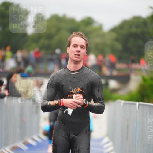 30.08.2026 - Elbe Triathlon Hamburg LAZAROV Photography http://msf.ph/oto/10035266 30.08.2026 09:02:58 Schwimmen 408, 439, 462, 525, 557, 621, 771 meine-sportfotos.de